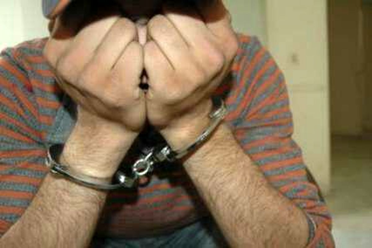 سارق حرفه ای منزل با ۳۷ فقره سرقت در ملارد دستگیر شد