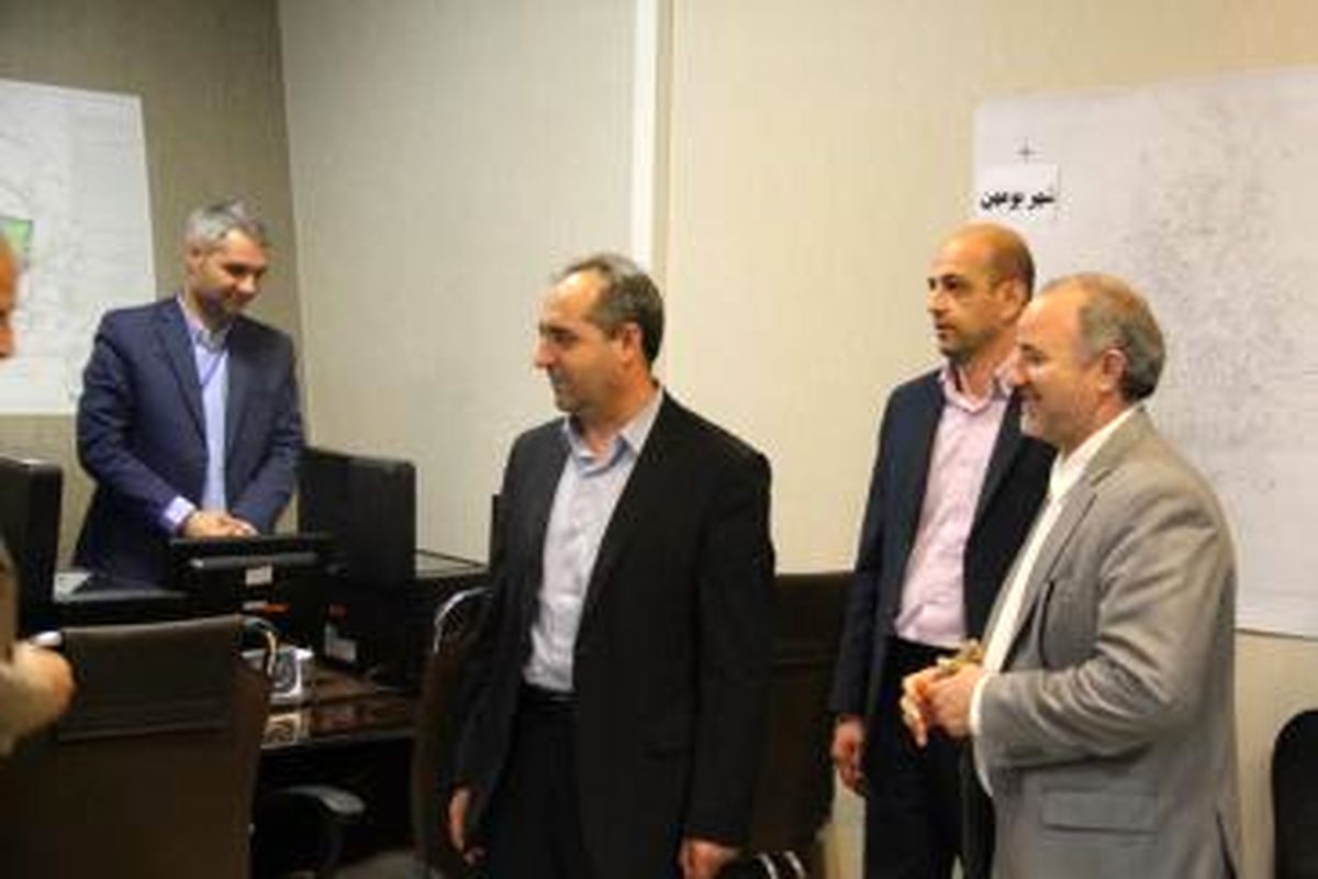 مدیر کل سیاسی و انتخابات استانداری در ستاد انتخابات پردیس حضور یافت