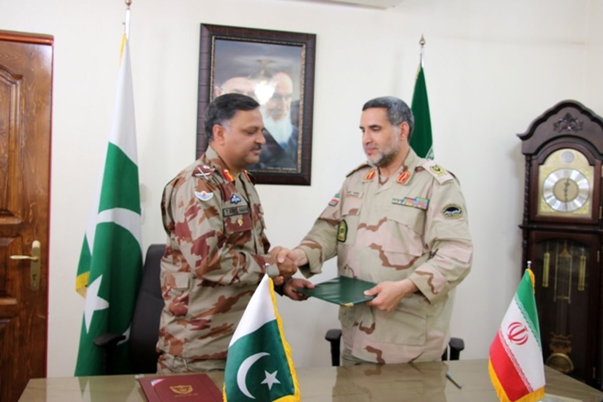 دیدار دیپلماتیک فرمانده مرزبانی سیستان وبلوچستان با همتای پاکستانی