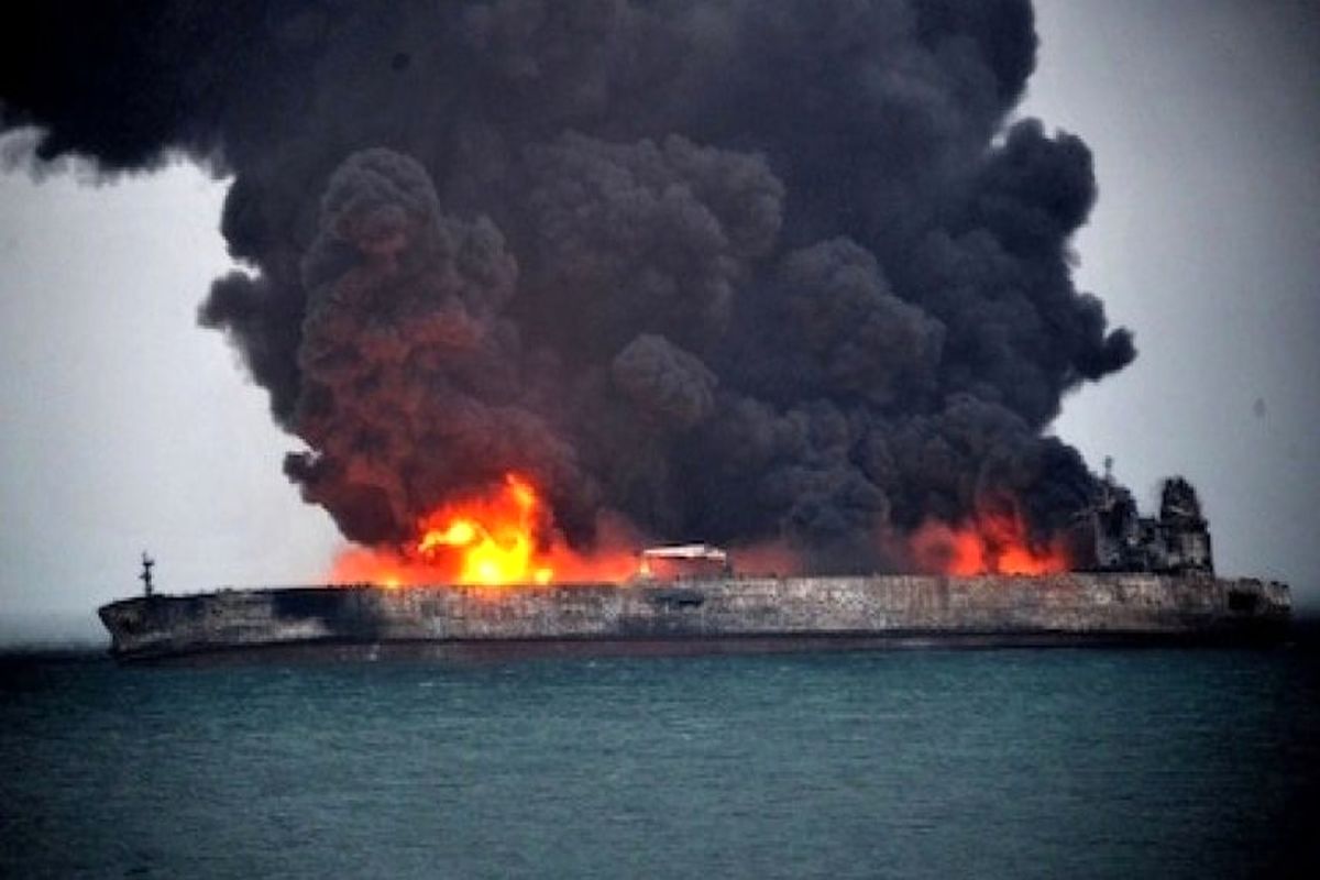 گزارش یک روزنامه آمریکایی از علت تصادف و غرق شدن نفت‌کش ایرانی