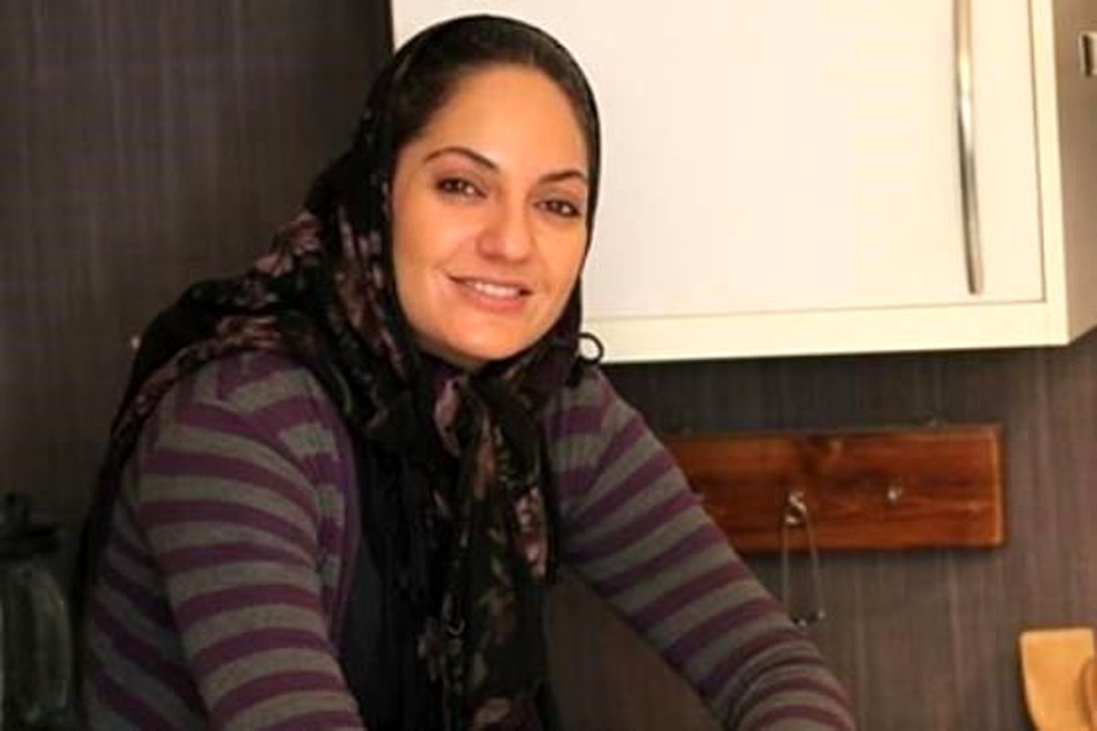 مهناز افشار به تماشای "خانه کاغذی" می نشیند