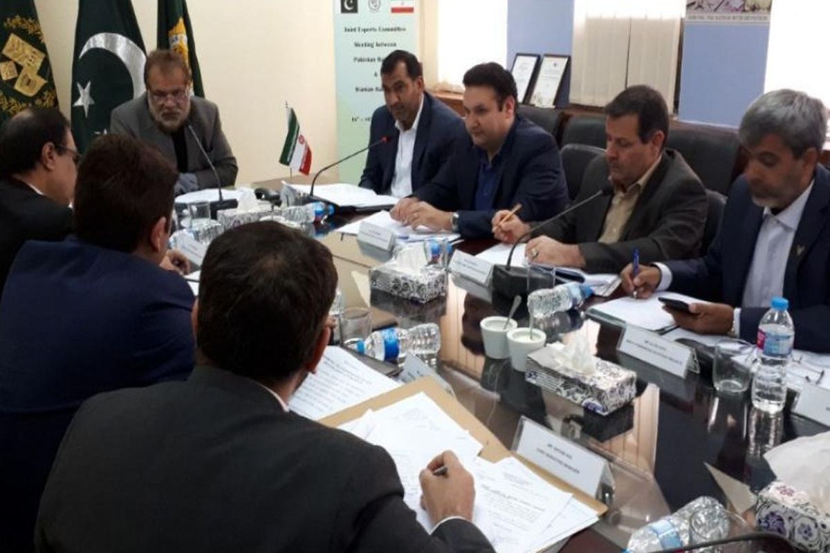 توافق ایران و پاکستان برای رونق گردشگری با راه اندازی قطار مسافری و زیارتی