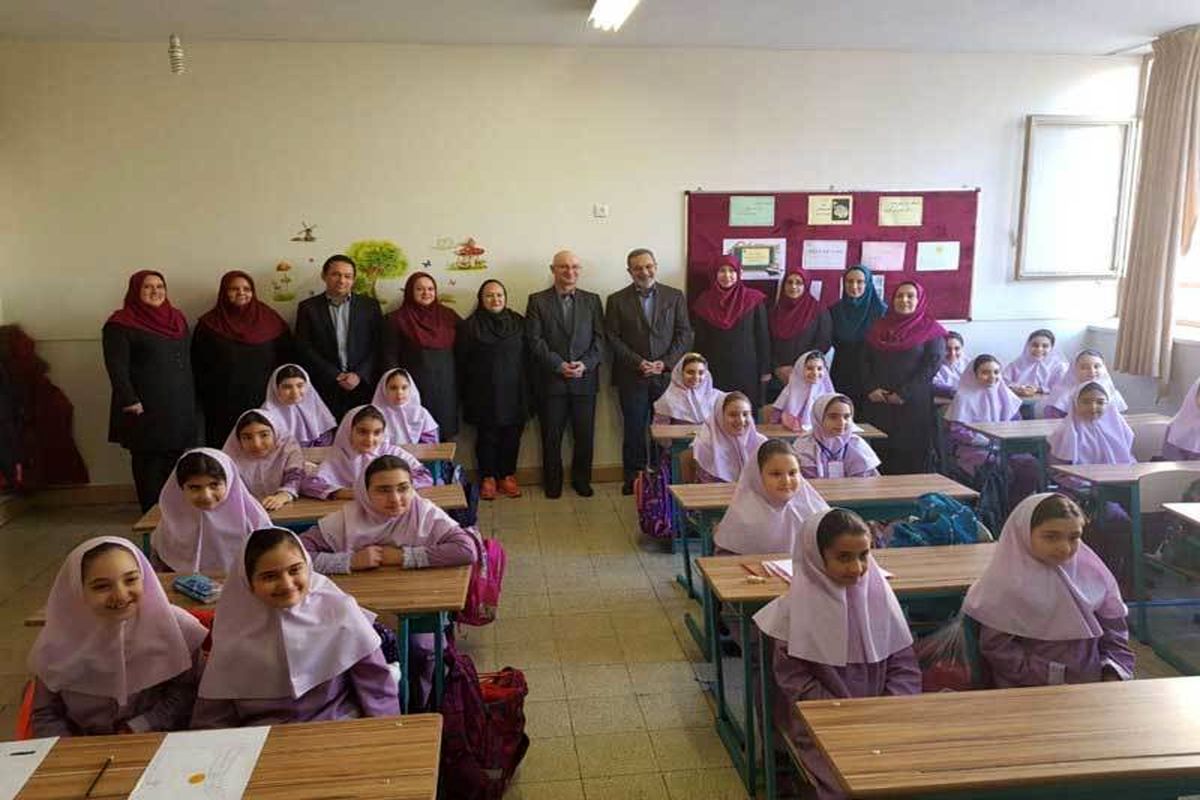 حضور وزیر آموزش ‌و ‌پرورش در جمع دانش‌آموزان ارمنی