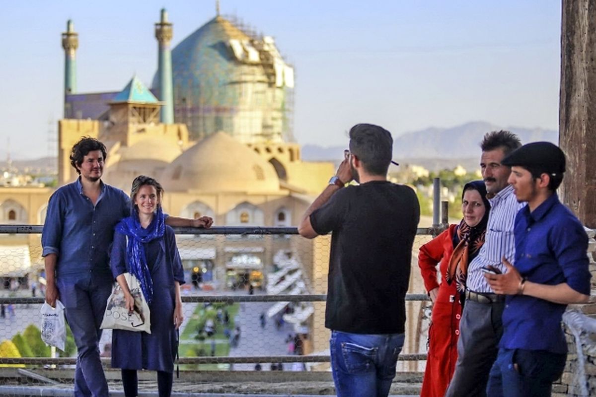 کیفیت خدمات ارائه شده به گردشگران معرف توانمندی تمامی مردم اصفهان است