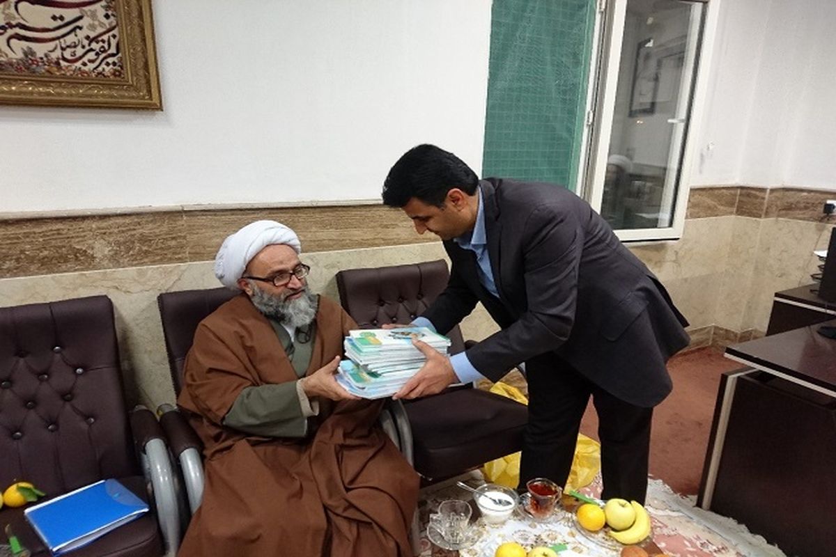 بررسی کتب درسی دوره دوم متوسطه توسط اساتید حوزه علمیه