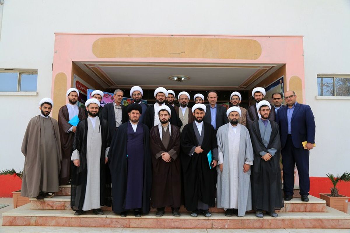 برگزاری جلسه هماهنگی و بررسی مسایل مربوط به اقامه نماز در مسجدسلیمان