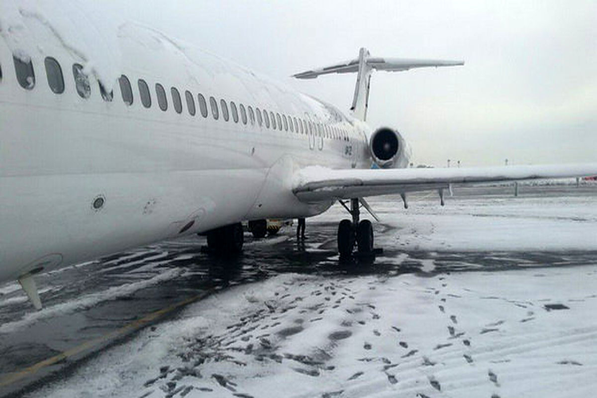 فرود چهار هواپیما در فرودگاه مهرآباد دچار مشکل شد