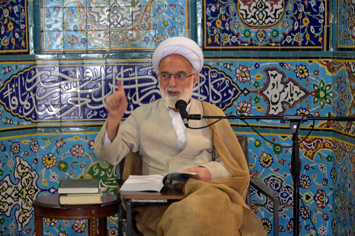 انقلاب اسلامی هویت خود را آموزهای دینی و قرآنی گرفته است