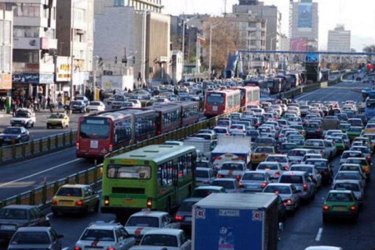 وضعیت ترافیکی شلوغی شهر شیراز قبل از ایام نوروز ‎
