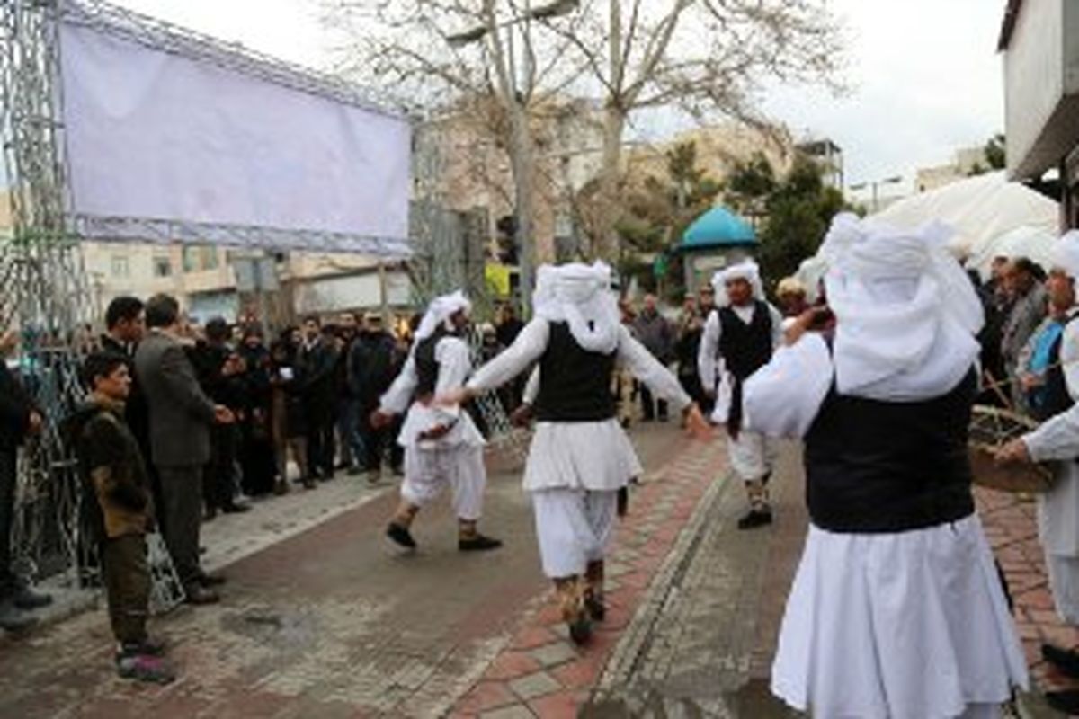 برگزاری جشنواره نوروزخوانی در شهر تهران / حرکت کارناوال  پیک بهار در محلات