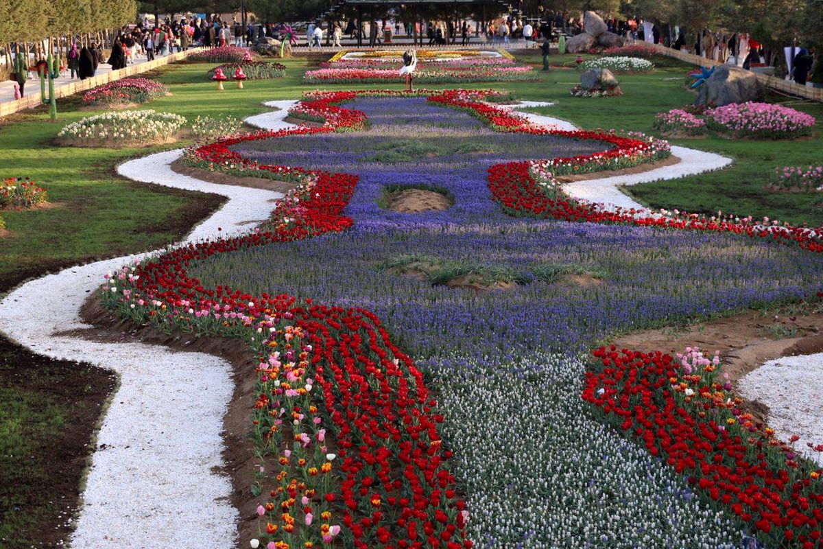 هفتمین جشنواره گلها در مجموعه گردشگری تفریحی چی چست شهرداری ارومیه