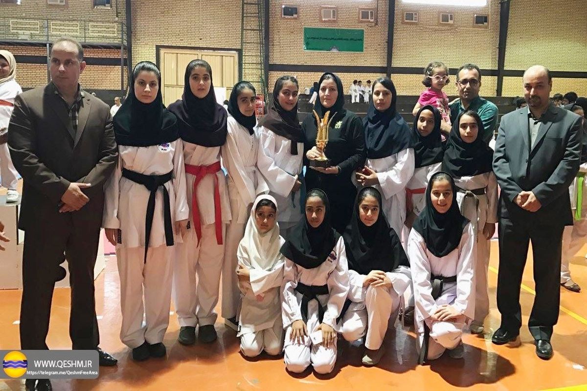 بانوان کاراته کار منطقه آزاد قشم با ۳۶ مدال رنگارنگ قهرمان شدند/قشم پیشگام کاراته هرمزگان