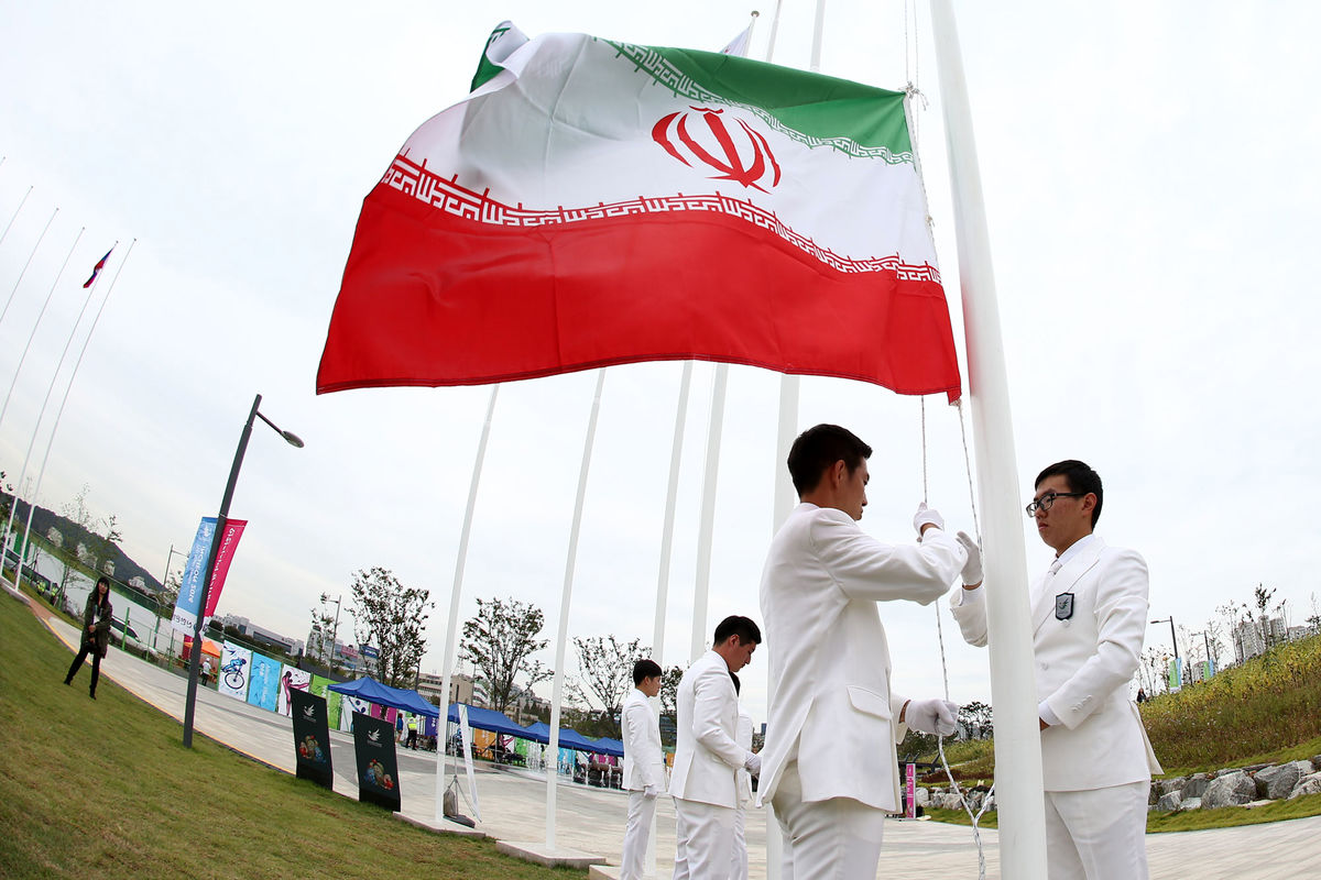 مراسم اهتزاز پرچم ۵۴ کشور حاضر در بازی های کشورهای اسلامی