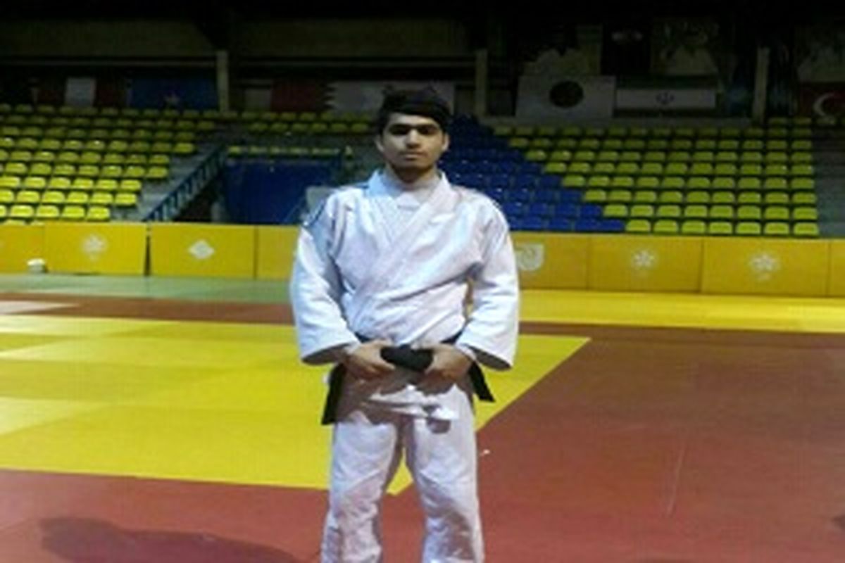 مدال طلا جودو ایران بر گردن جمال آبادی