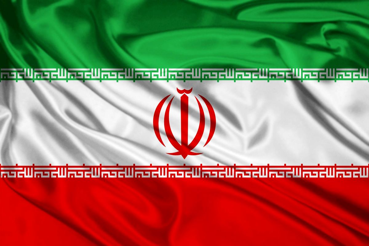 پرچم جمهوری اسلامی ایران بالا رفت