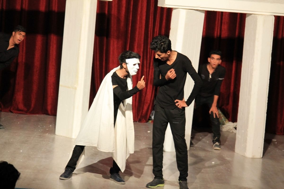 اجرای دو نمایش در بندرلنگه