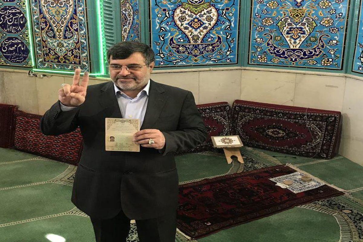 استاندار  قزوین پس از شرکت در انتخابات: پیروز اصلی انتخابات مردم ایران هستند