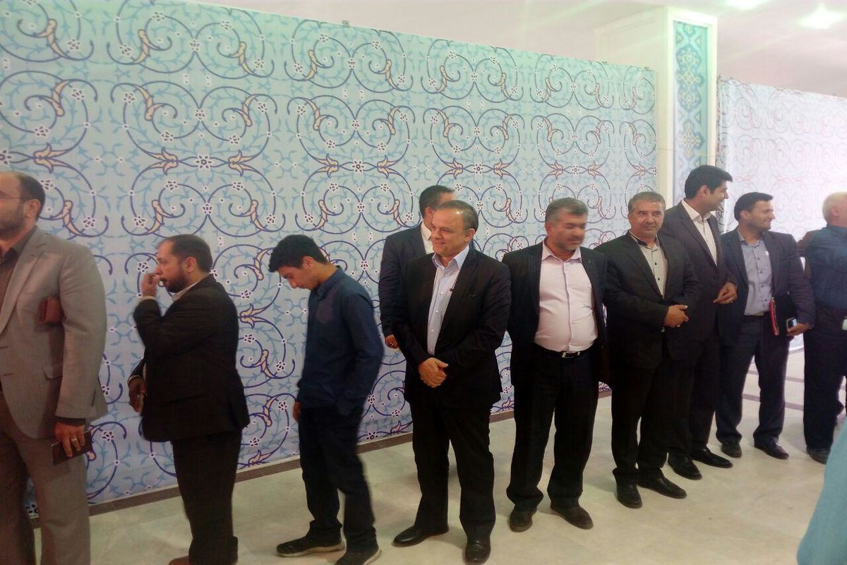 استاندار کرمان:  بیش از ۲ میلیون نفر در استان کرمان واجد شرایط رای دادن هستند/انتخابات شوراها در ۸ شهر استان الکترونیکی برگزار می‌شود