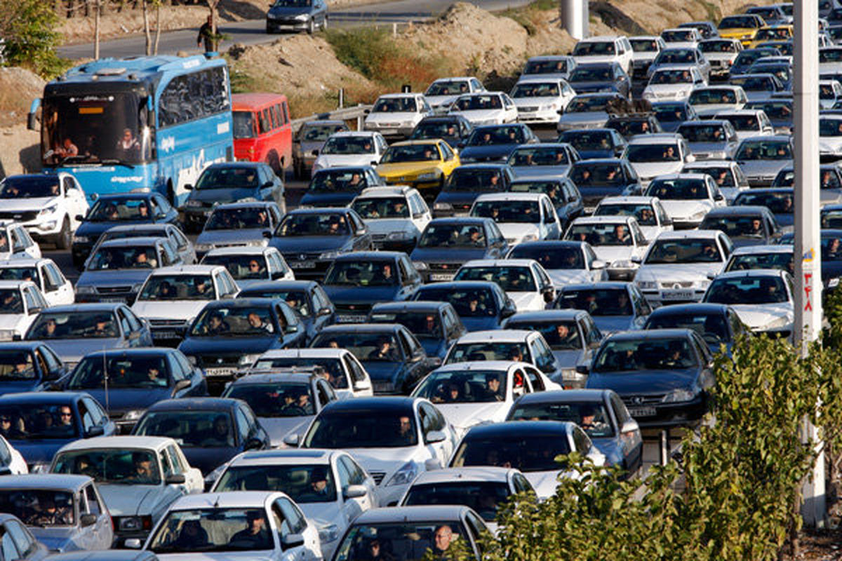ترافیک پر حجم در آزادراه تهران - کرج