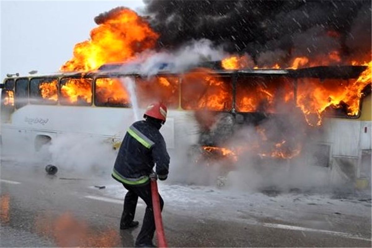 اتوبوس مسافربری بوشهر آتش گرفت