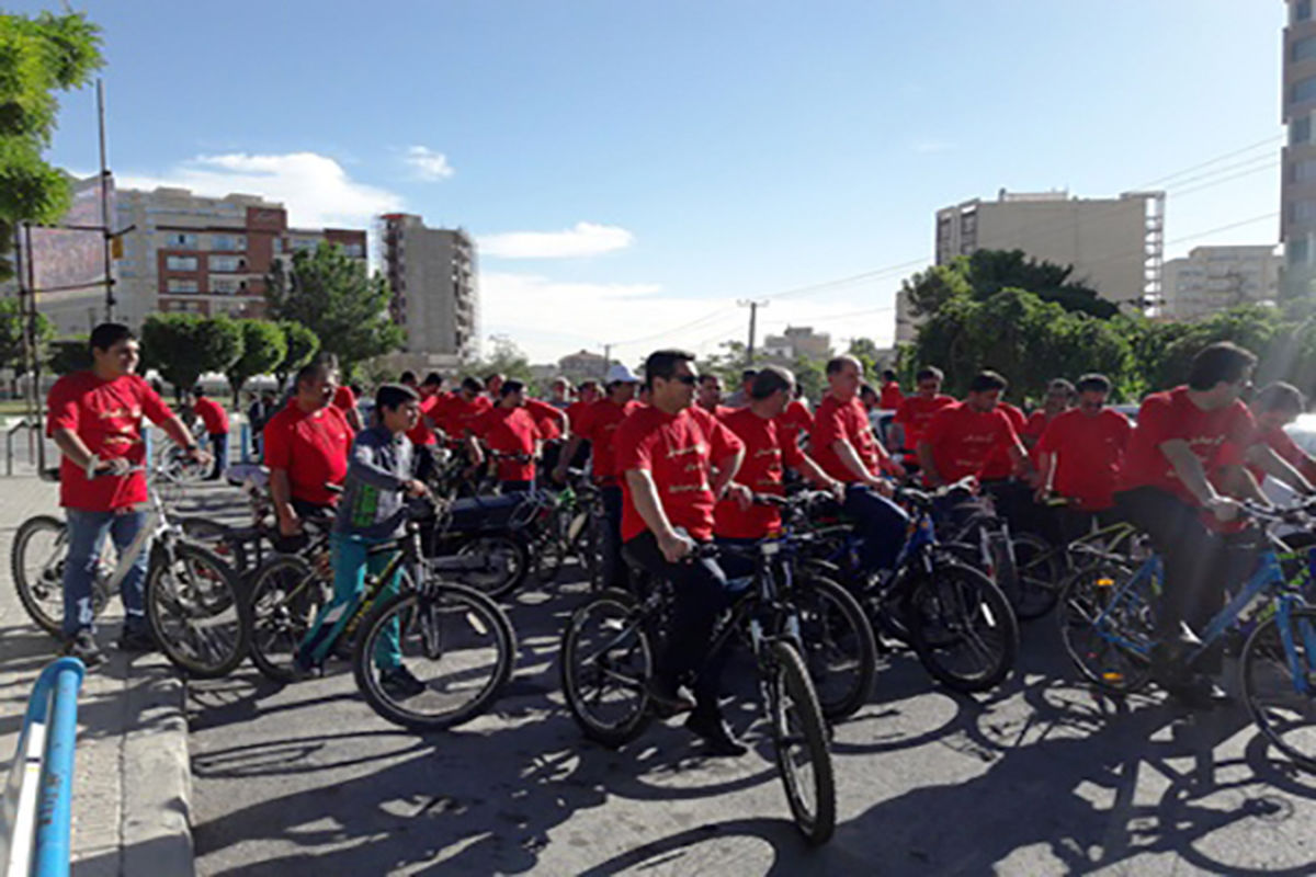 همایش دوچرخه سواری عمومی در اراک برگزار شد