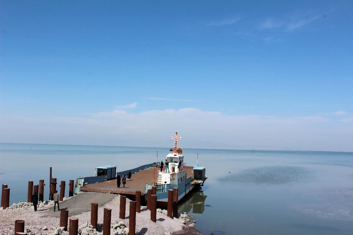 آیا کاهش سطح آب دریاچه ارومیه واقعیت دارد؟