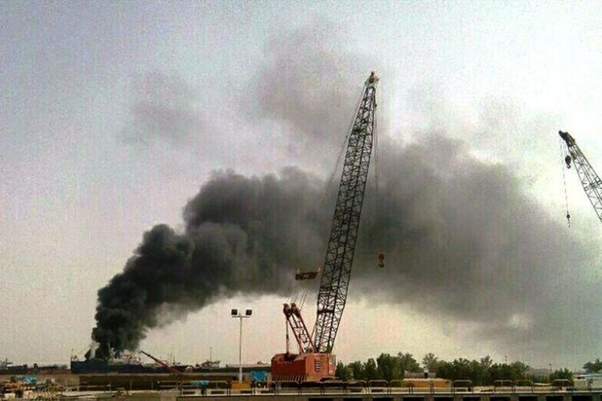مهار آتش سوزی در کشتی سازی اروندان
