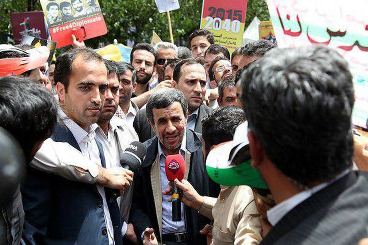 احمدی‌نژاد در راهپیمایی روز قدس برای خود استقبال خرید
