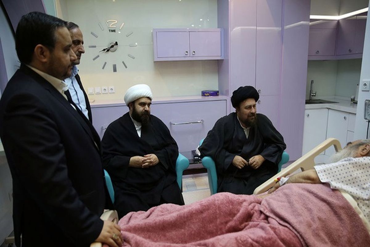 سید حسن خمینی از آیت الله مظاهری عیادت کرد