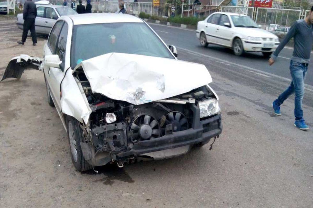 ۴ مصدوم در حادثه واژگونی خودروی پراید
