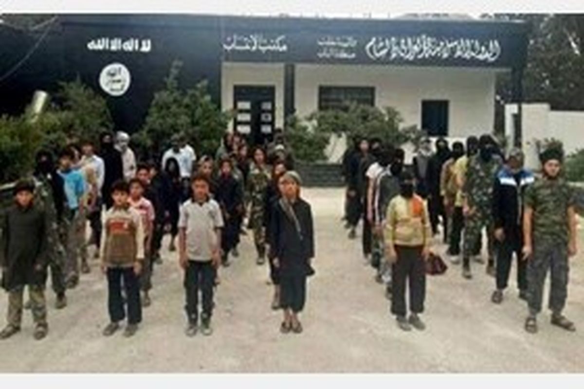 حکم شلاق داعشی‌ها برای کودکان