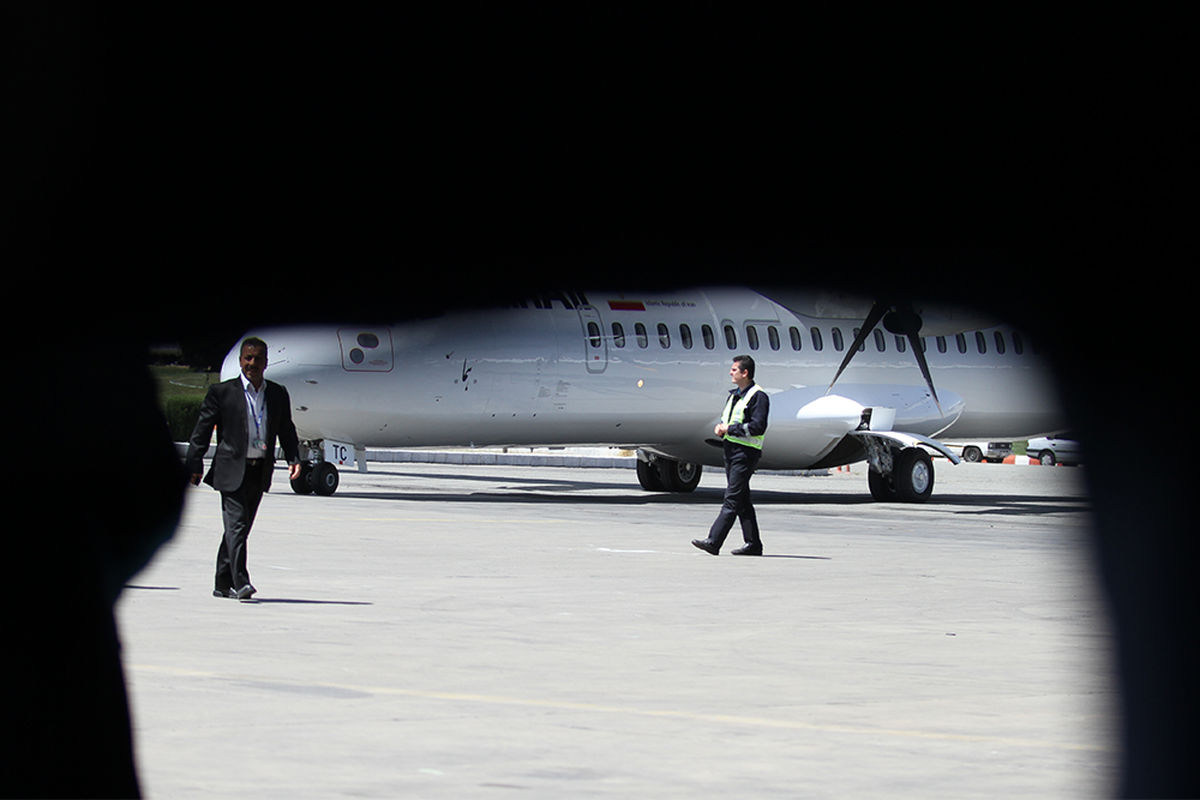 مسافران پرواز اهواز- تهران در هواپیما حبس شدند
