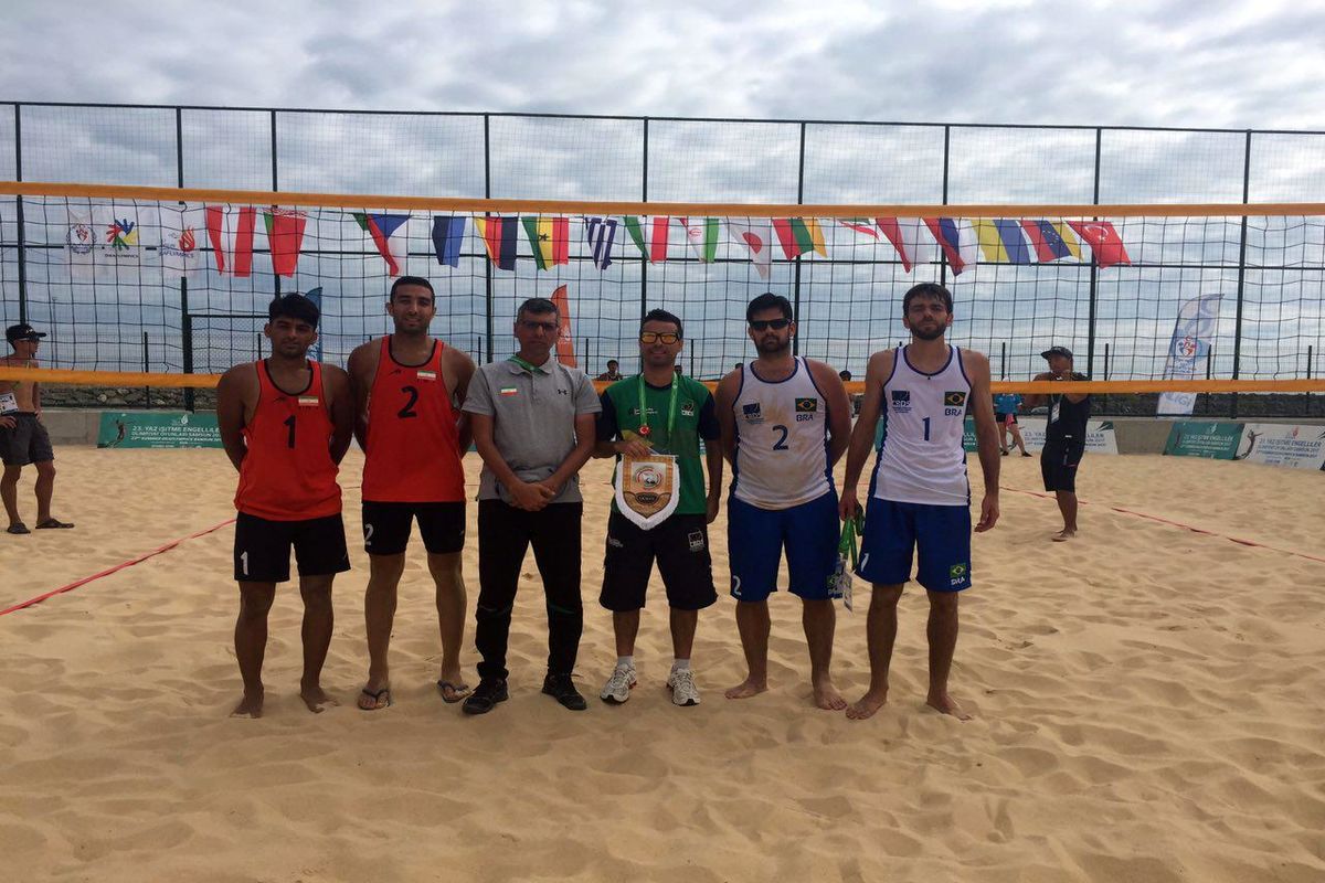 تیم ملی والیبال ساحلی مقابل برزیل به پیروزی رسید