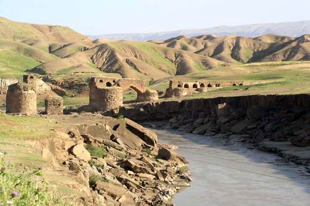 پل تاریخی گاومیشان  در شهرستان دره شهر مرمت می شود