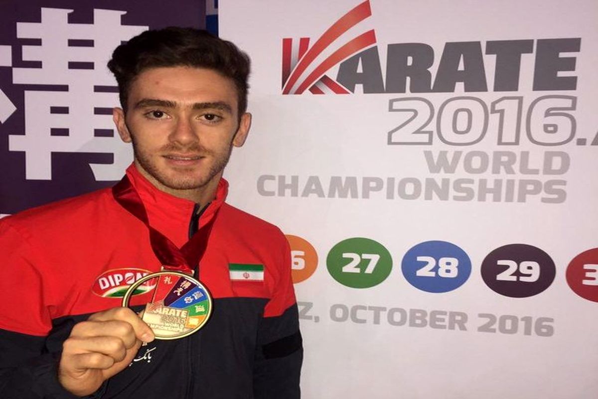 خودنمایی مدال طلا در گردن آسیابری