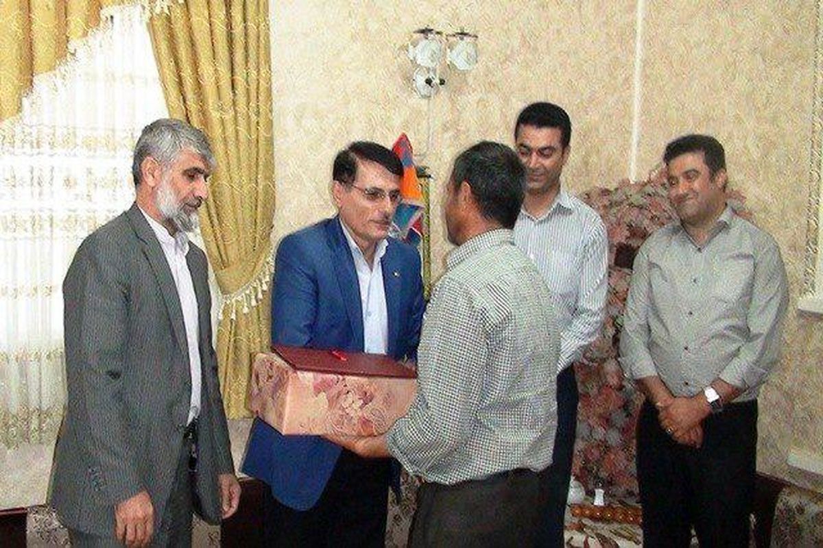 دیدار مدیر آموزش و پرورش و رئیس بنیاد شهید جویبار با دو تن از آزادگان سرافراز ۸ سال دفاع مقدس