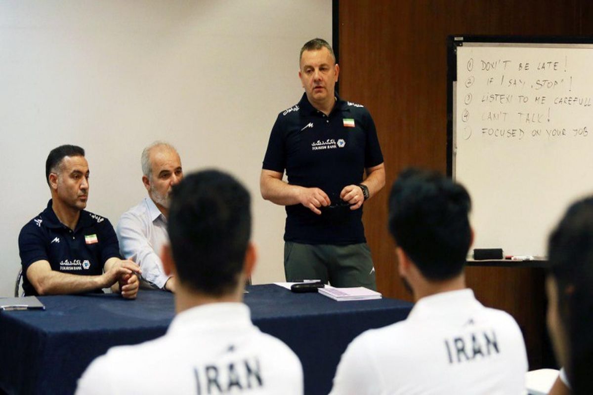 مردم صبور باشند/ آینده روشنی در انتظار والیبال ایران است