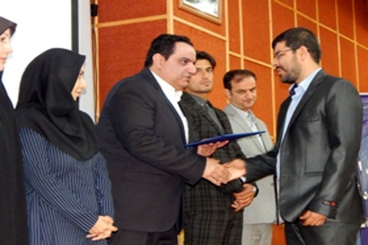 نخستین آیین انتخاب کتاب سال استان قزوین برگزار شد