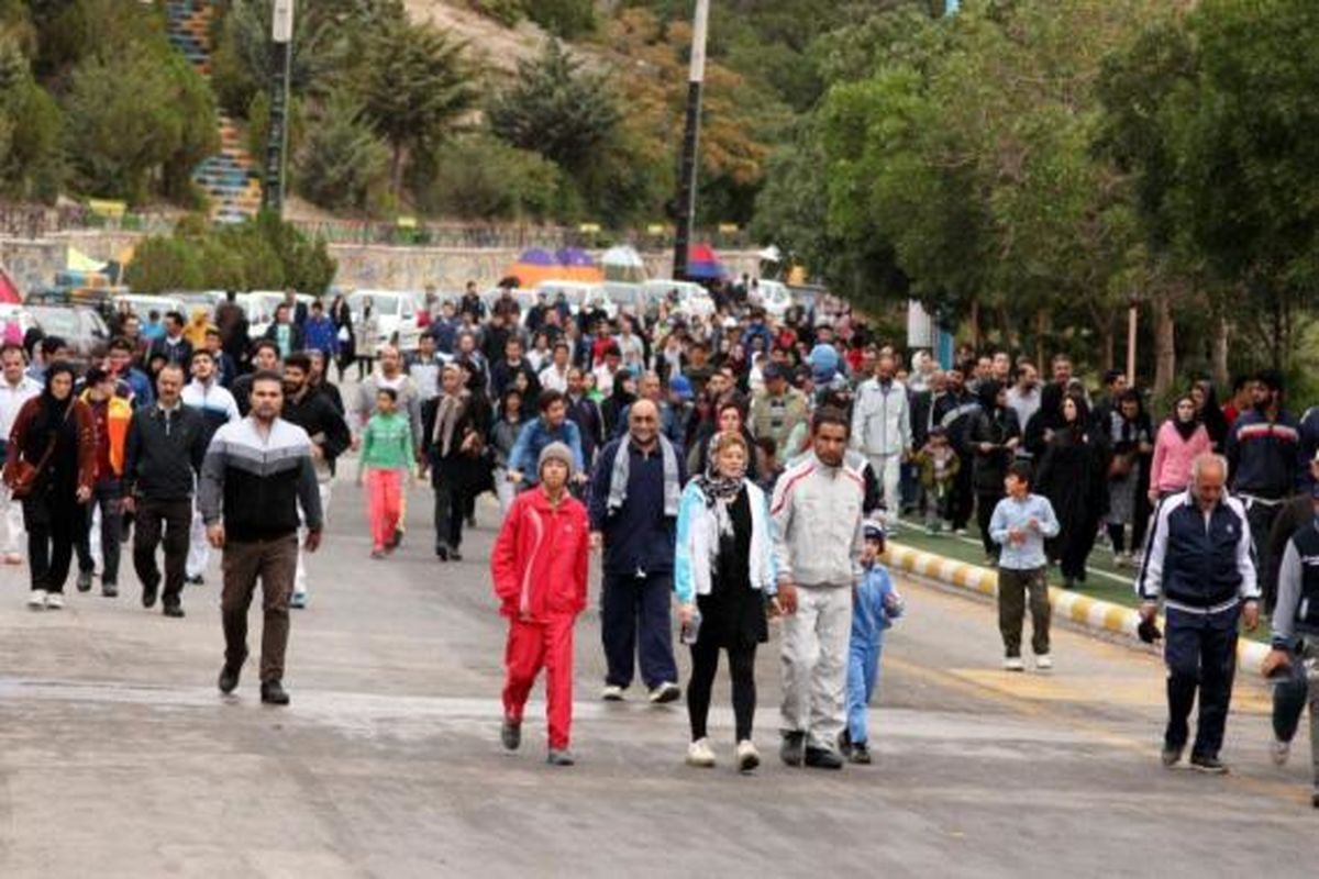 همایش پیاده‌روی خانوادگی در دریاچه شورابیل با حضور پورشور مردم برگزار شد