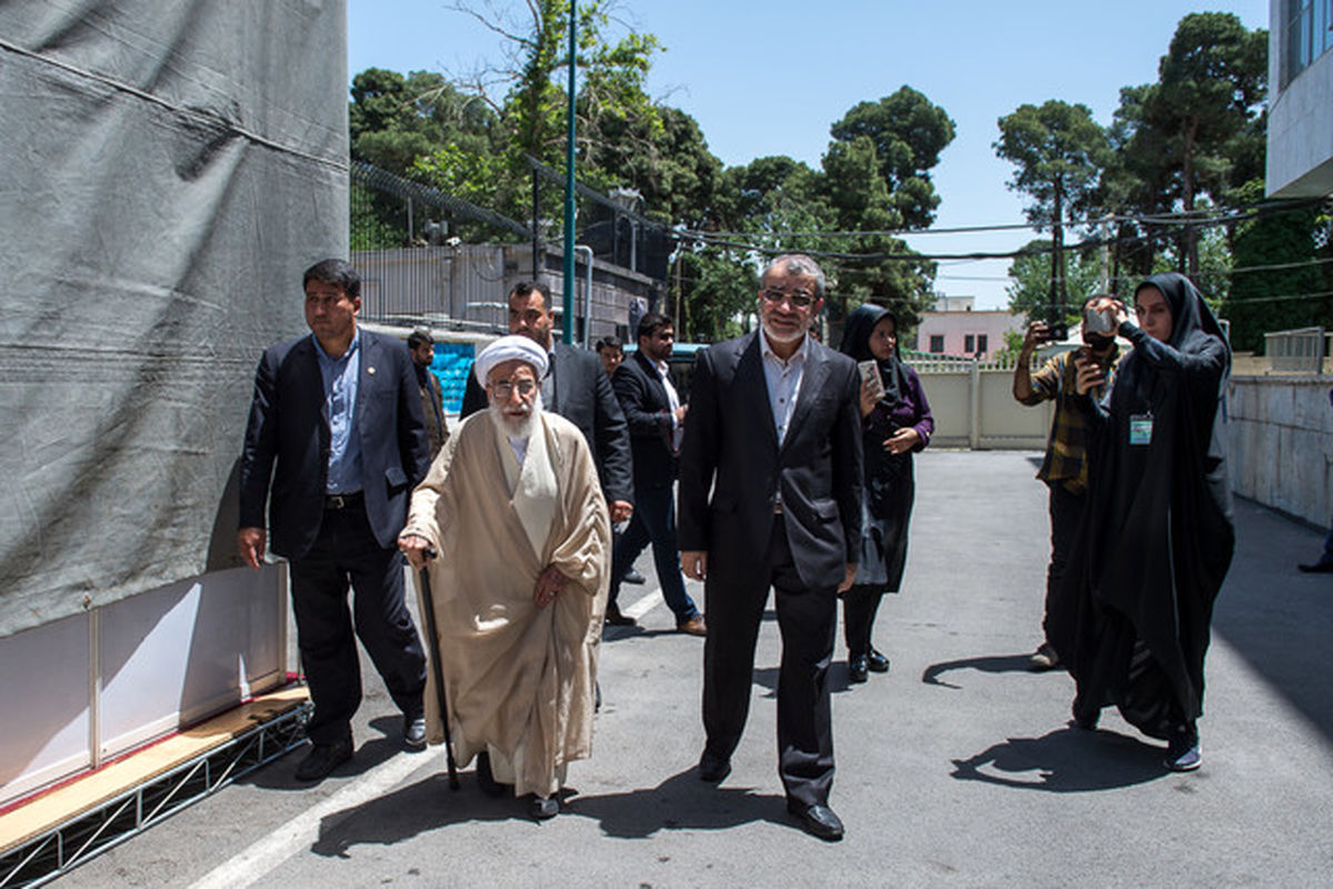 واکنش آیت‌الله جنتی به لطیفه‌ها