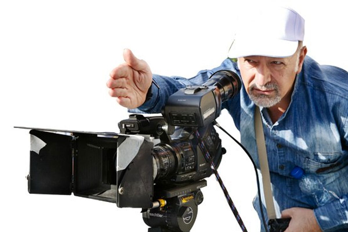 مسعود آب پرور: ۲ طرح سینمایی برای ساخت دارم / از خروجی «لژیونر» راضی هستم