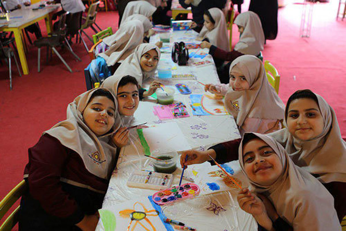 صلح و دوستی محور نمایشگاه هفته ملی کودک