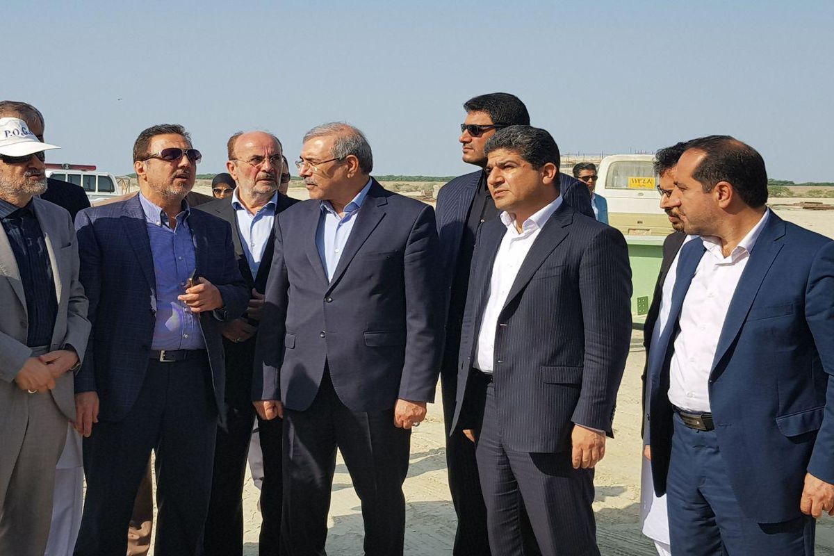 دبیر شورایعالی مناطق آزاد از کارخانه فولاد مکران چابهار بازدید کرد