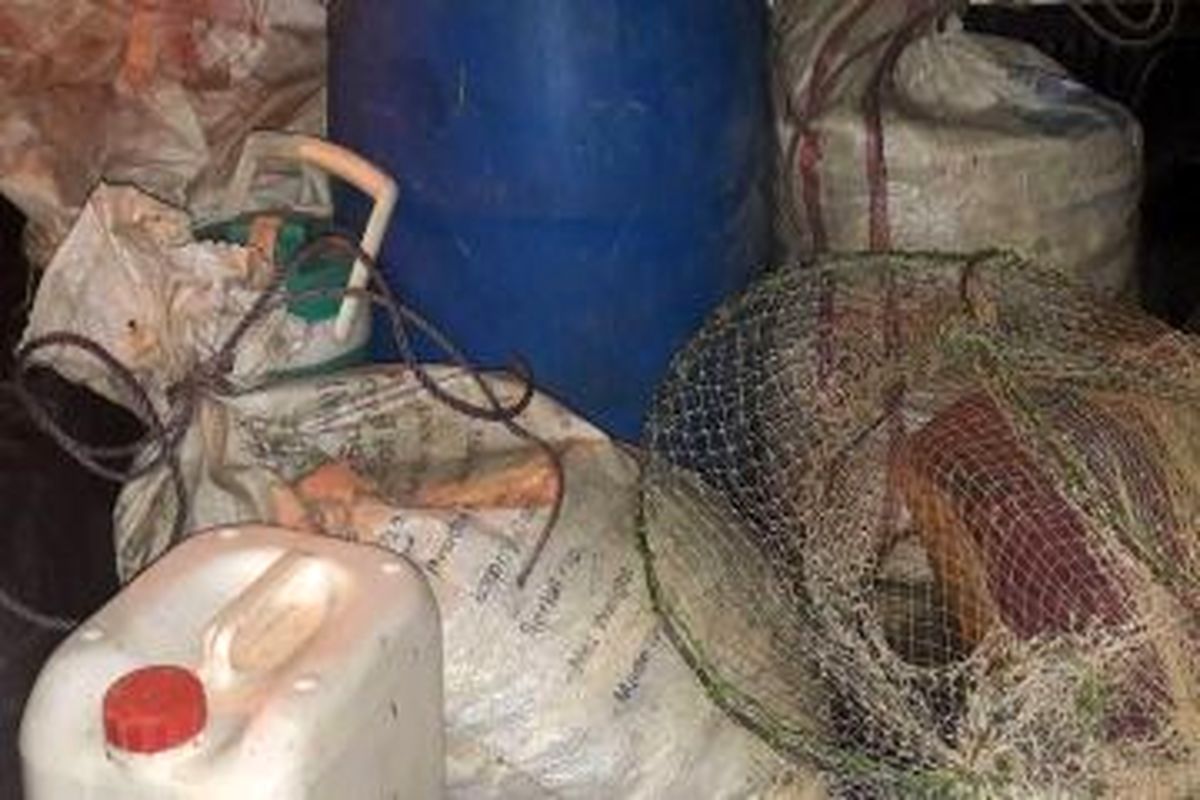 کشف مواد منفجره و ۳۳۷ قطعه ماهی از صیادان متخلف در خرم آباد