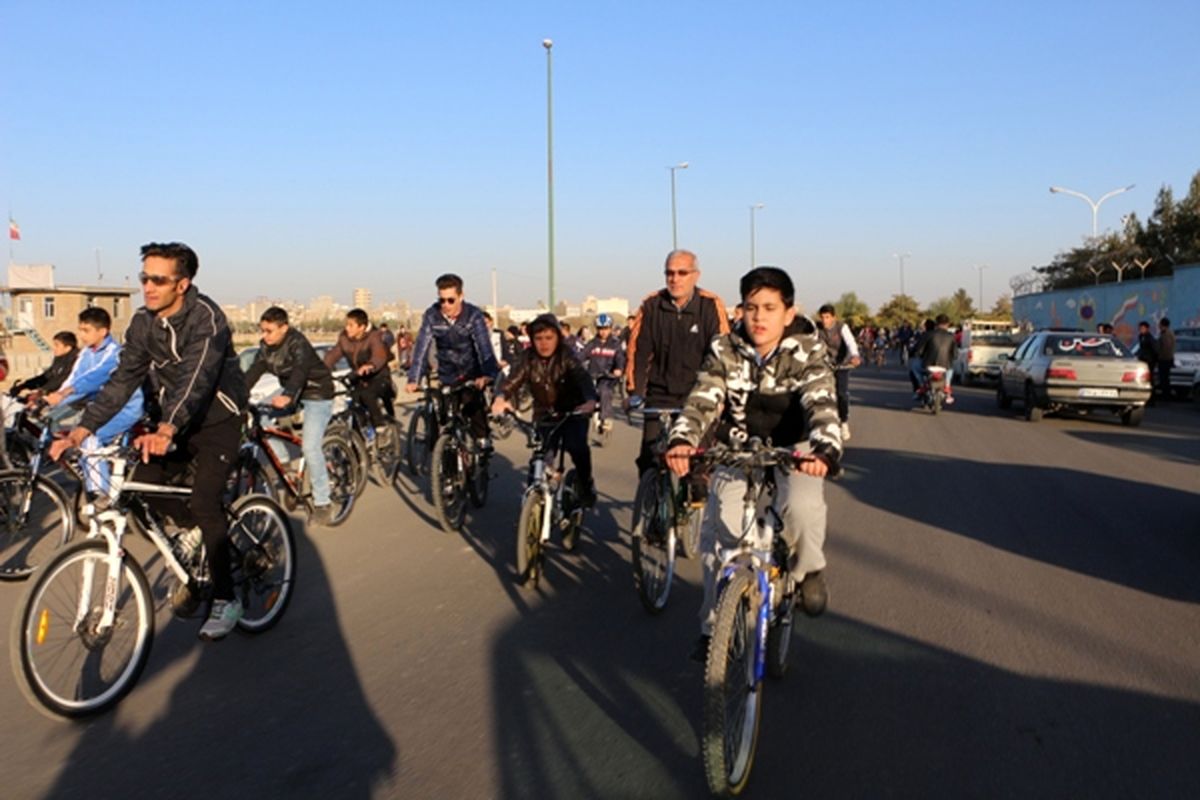 همایش ۱۰۰ هزار نفری دوچرخه سواری در میاندوآب برگزار شد