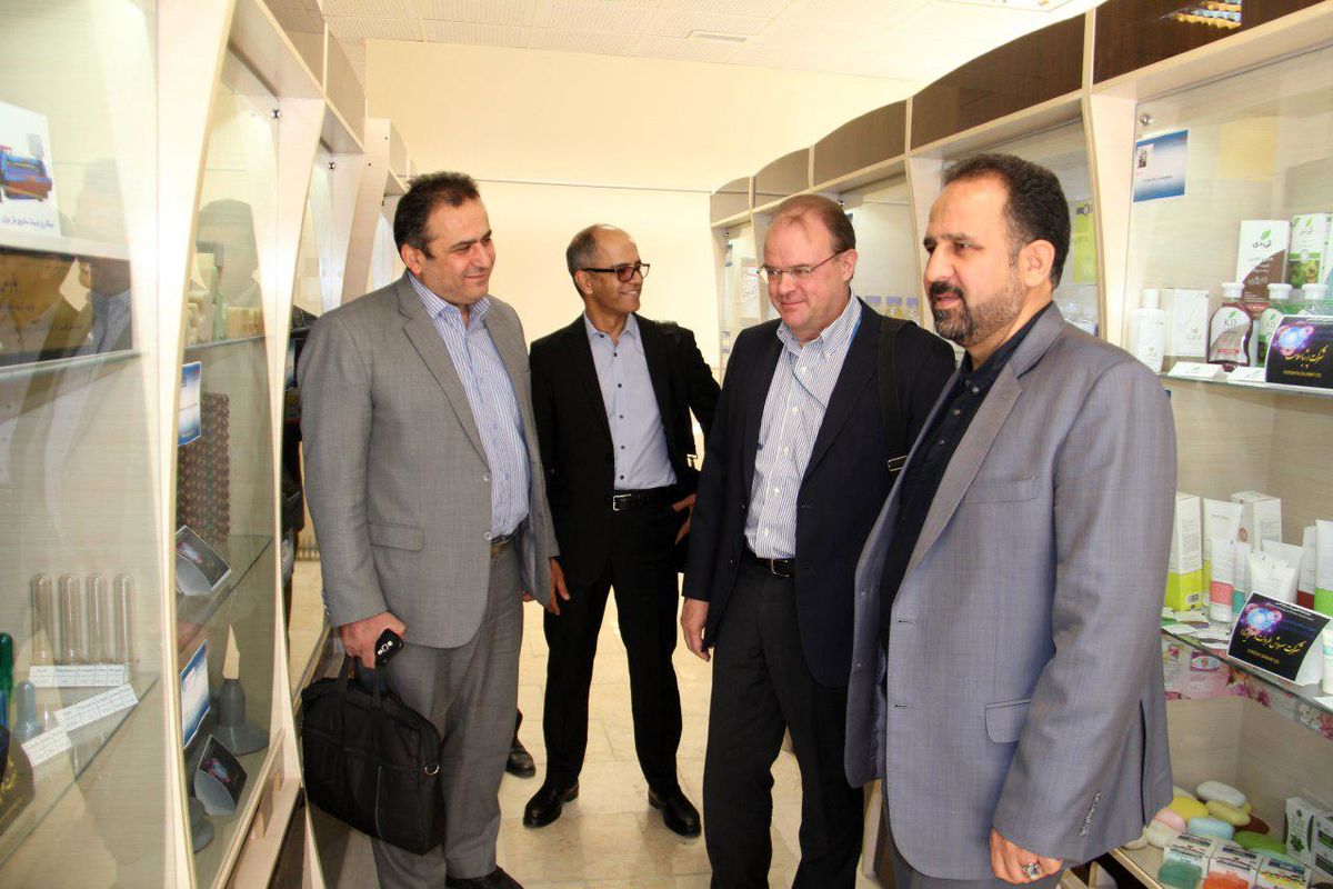 بازدید رایزن بازرگانی سفارت فنلاند در ایران از شهرک صنعتی کاسپین