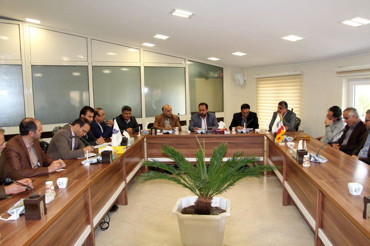 موانع انتقال مالکیت اراضی ملی به شرکت  شهرکهای صنعتی قزوین بررسی شد