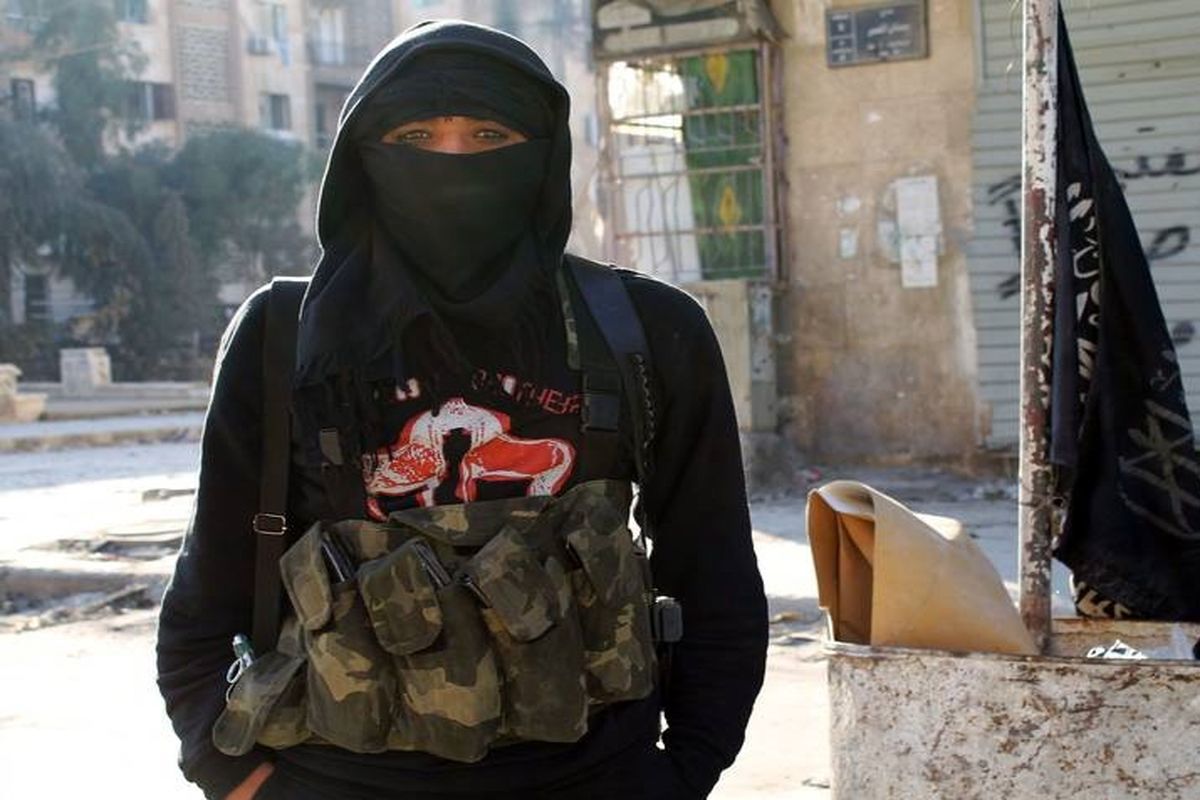 از دختری که برای داعش شعر می‌گوید تا زنی که فتوای رابطه با مردان داعشی را صادر می‌کند