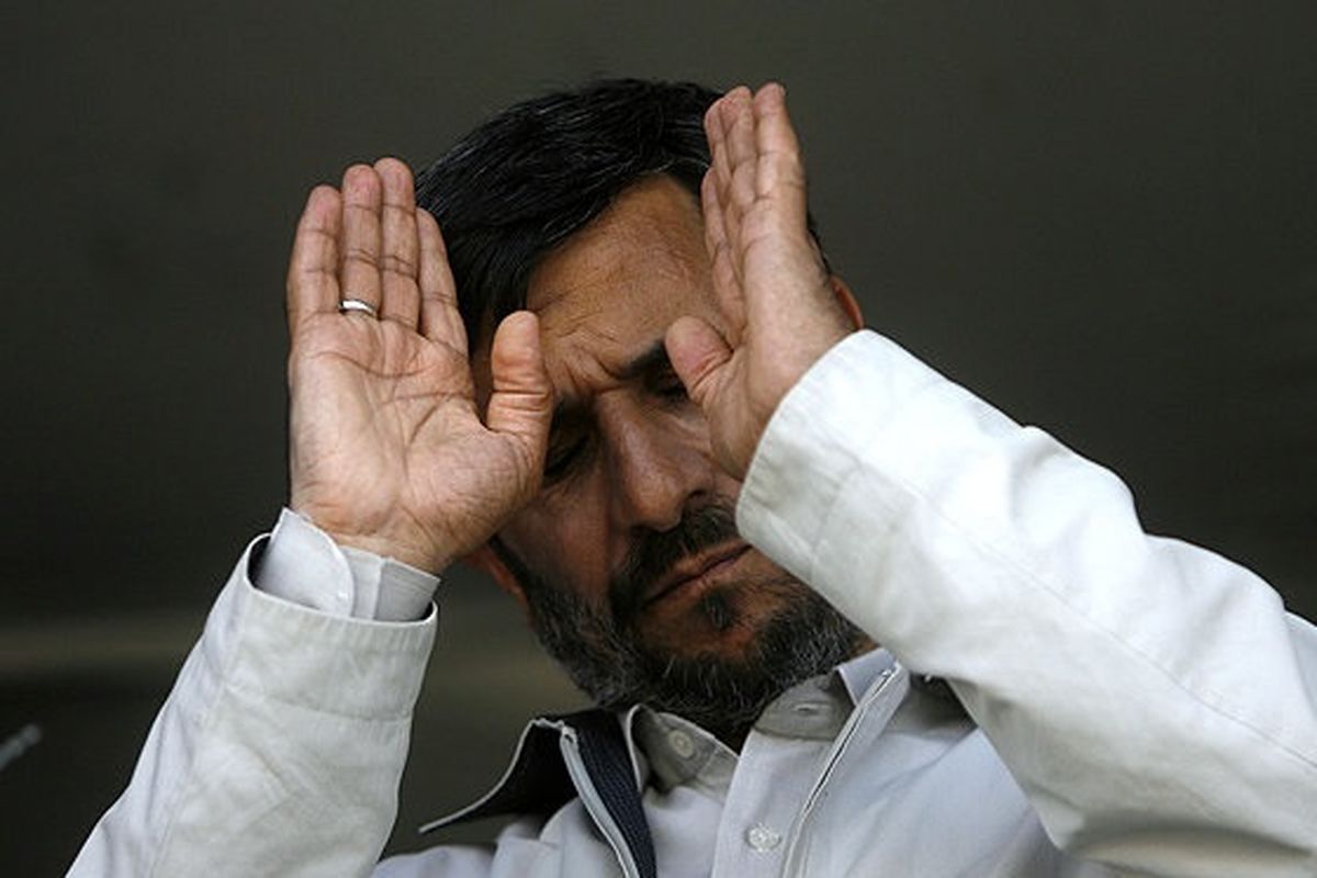 احمدی‌نژاد باید از مجمع اخراج شود
