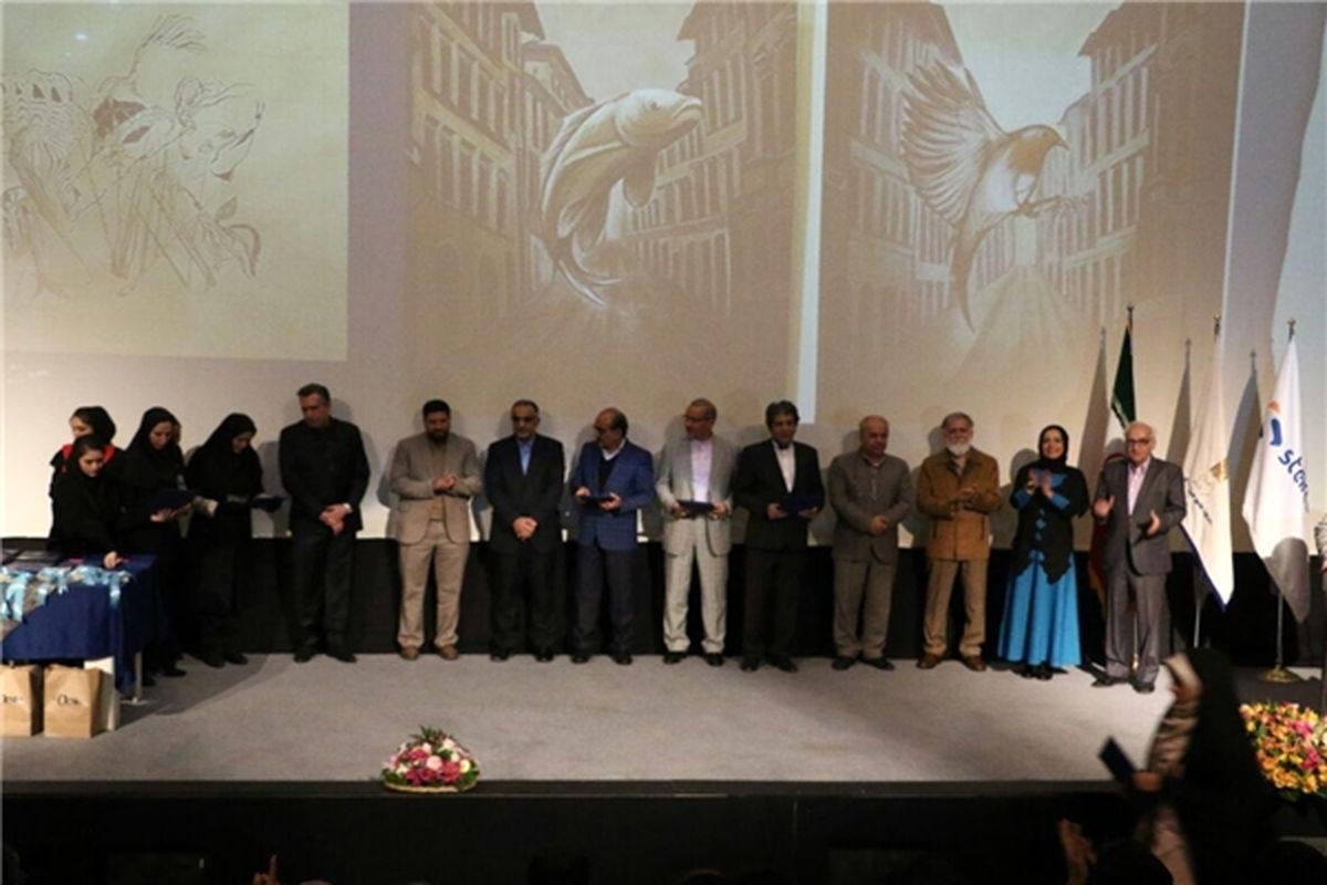 ساخت و نصب آثار برگزیده جشنواره «پاتوغ» با موضوع شهدا